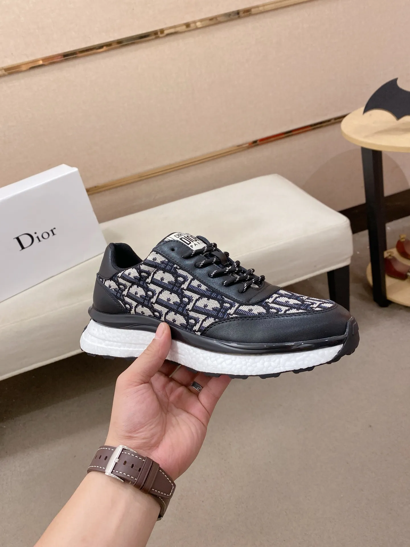 Men's shoes💰: 462💰 [Dior·Dior] New casual sports style men's shoes, new spring and summer design, perfect workmanship, lace-up style to create wardrobe quality, upper: imported first-layer cowhide, sheepskin lining is soft and comfortable, ultra-light TPU wear-resistant outsole, simple, versatile fashion men's shoes, excellent color code number 38--44. Can be customized 45 non-returnable